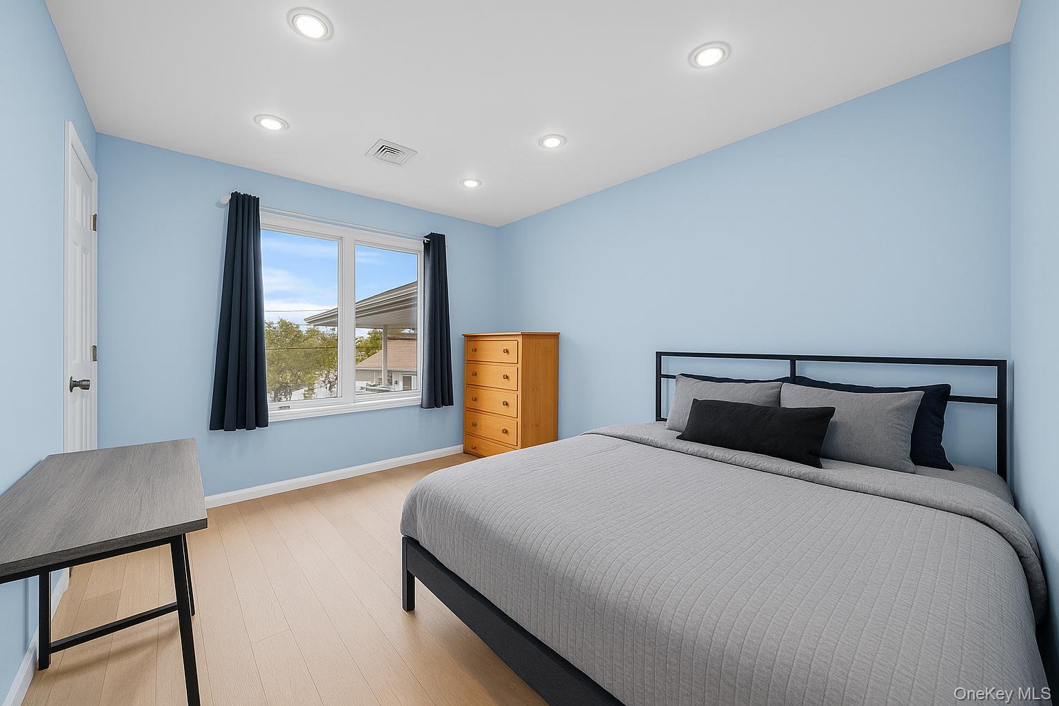 #13 photo, Freeport, Freeport , NY 11520