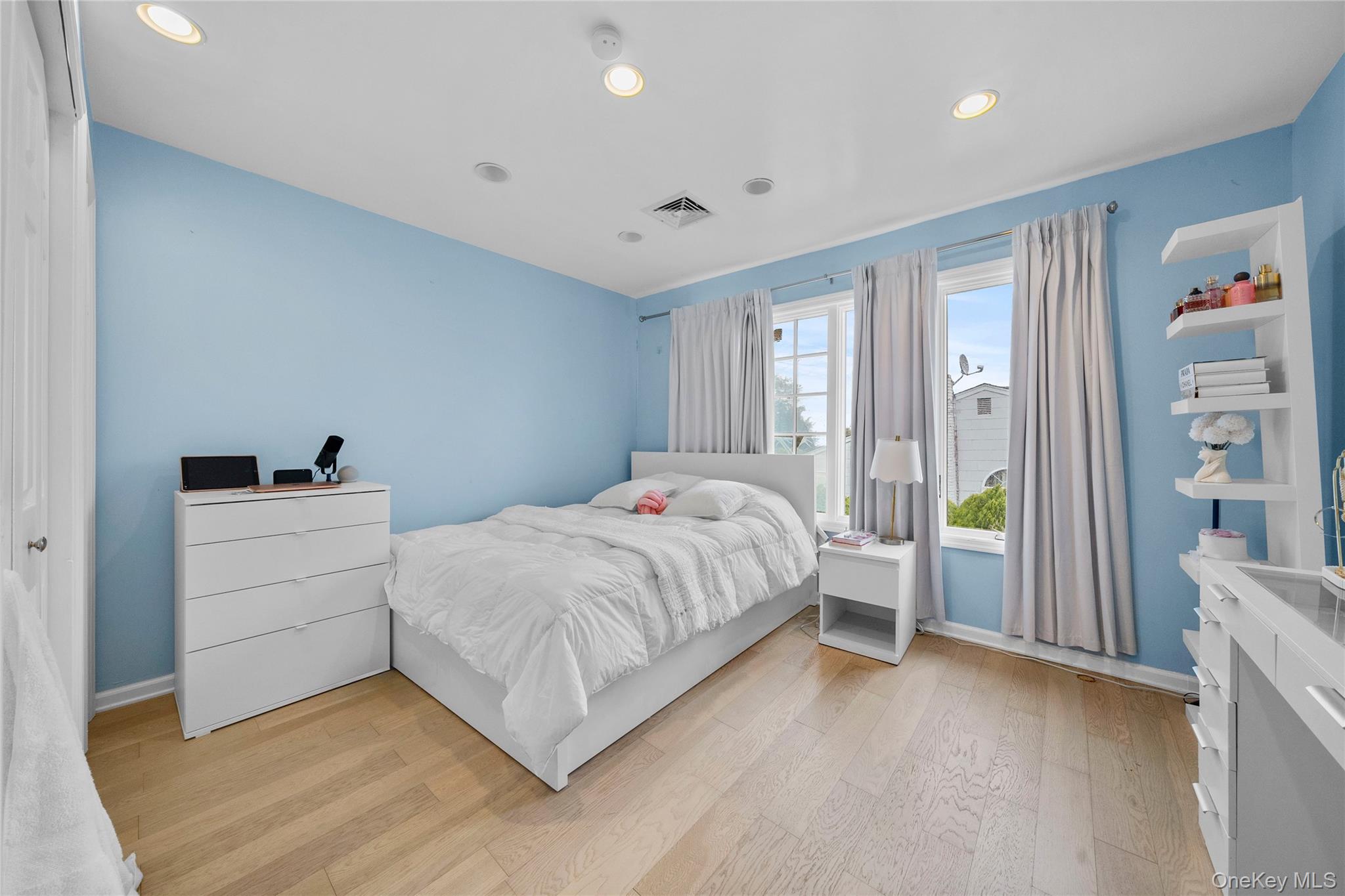 #15 photo, Freeport, Freeport , NY 11520