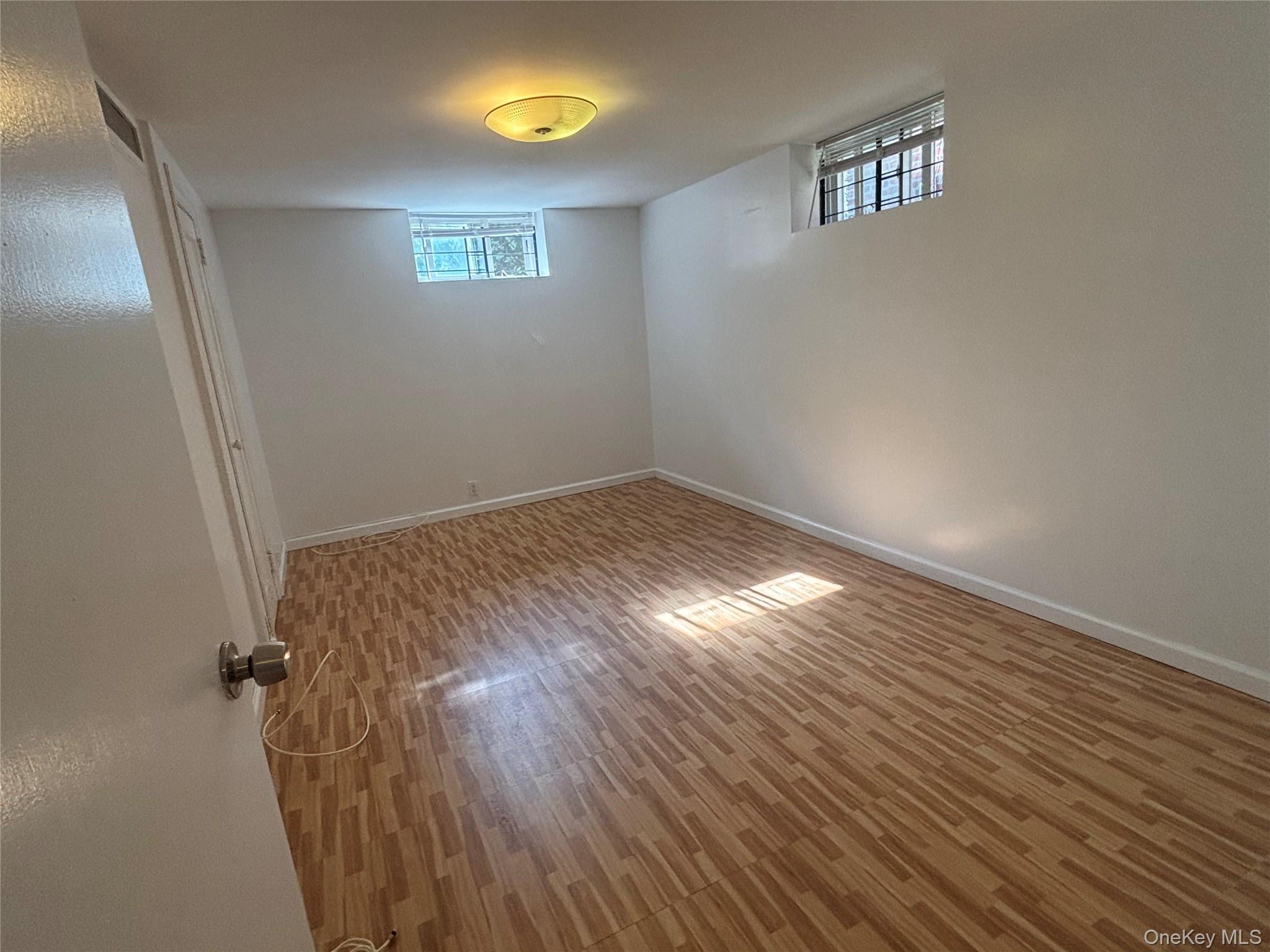 #12 photo, 5119 Ireland Street, クイーンズ区 Elmhurst , NY 11373