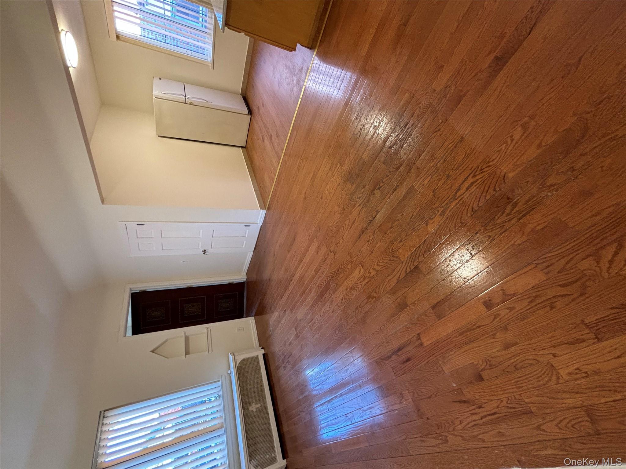 #5 photo, 5119 Ireland Street, クイーンズ区 Elmhurst , NY 11373