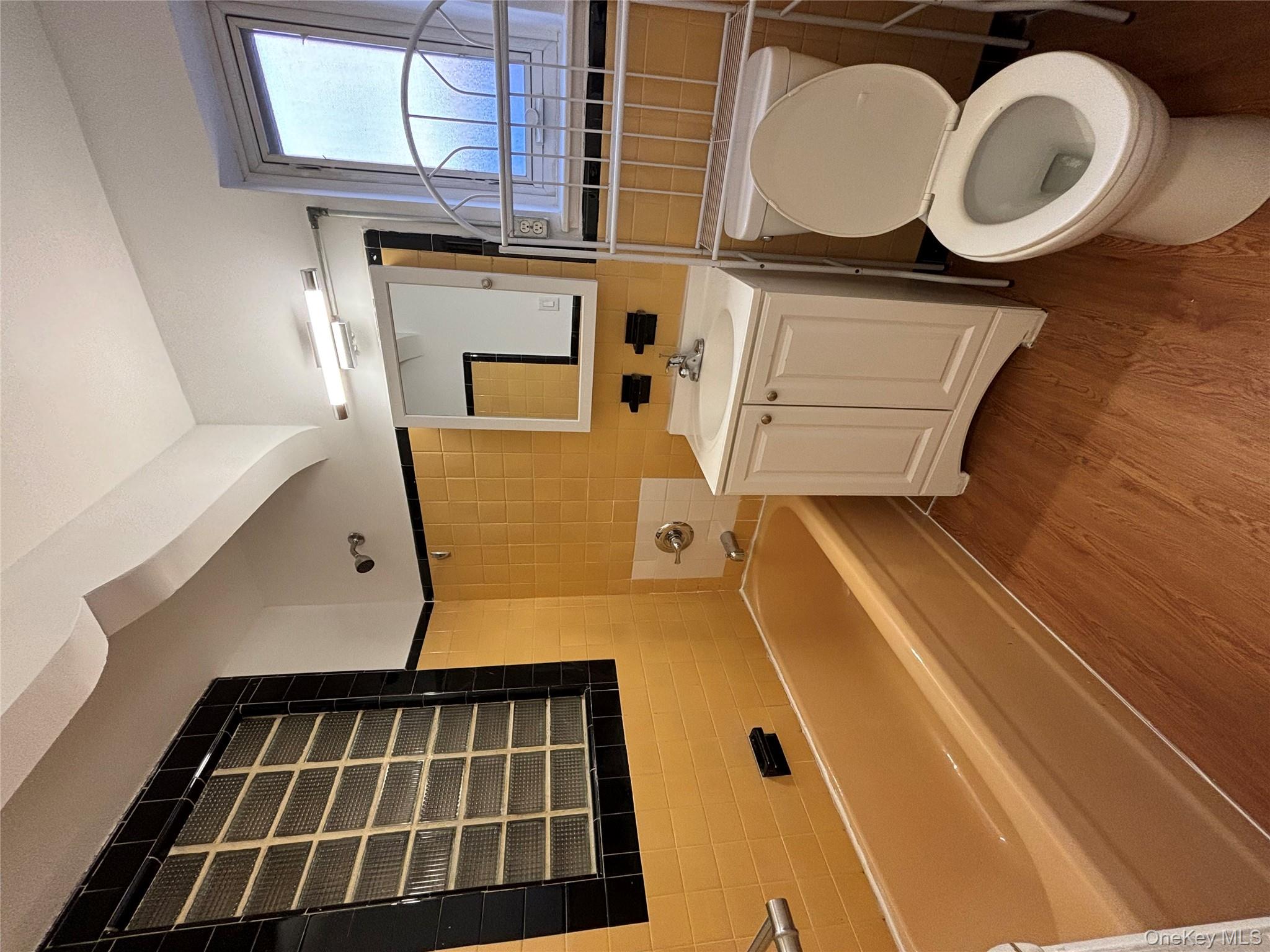 #6 photo, 5119 Ireland Street, クイーンズ区 Elmhurst , NY 11373