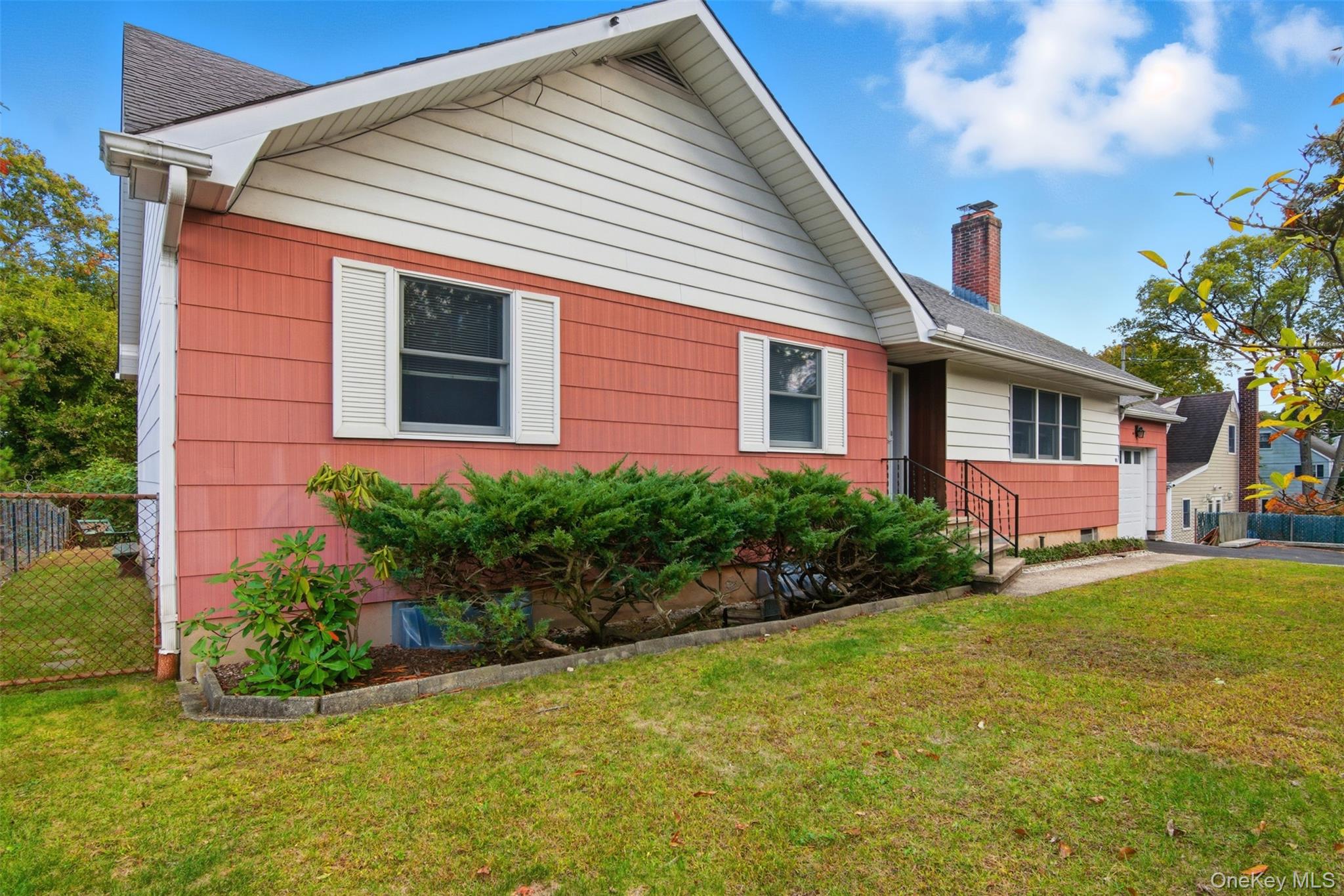 #4 photo, 90 11th Avenue, Huntington Station , NY 11746