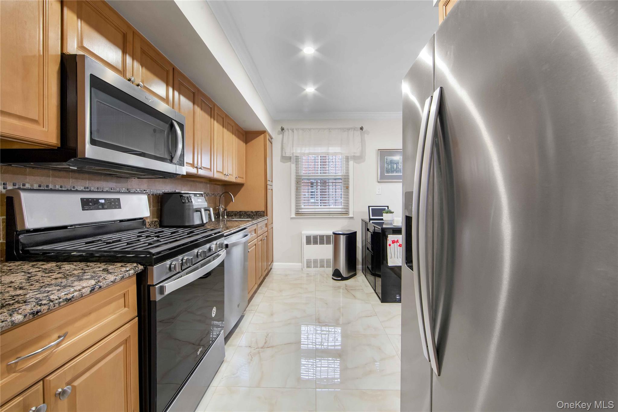 #5 photo, 66-44 73rd Place, Middle Village , NY 11379