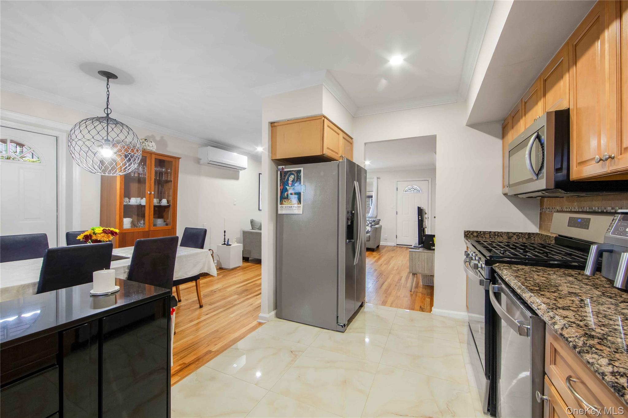 #7 photo, 66-44 73rd Place, Middle Village , NY 11379