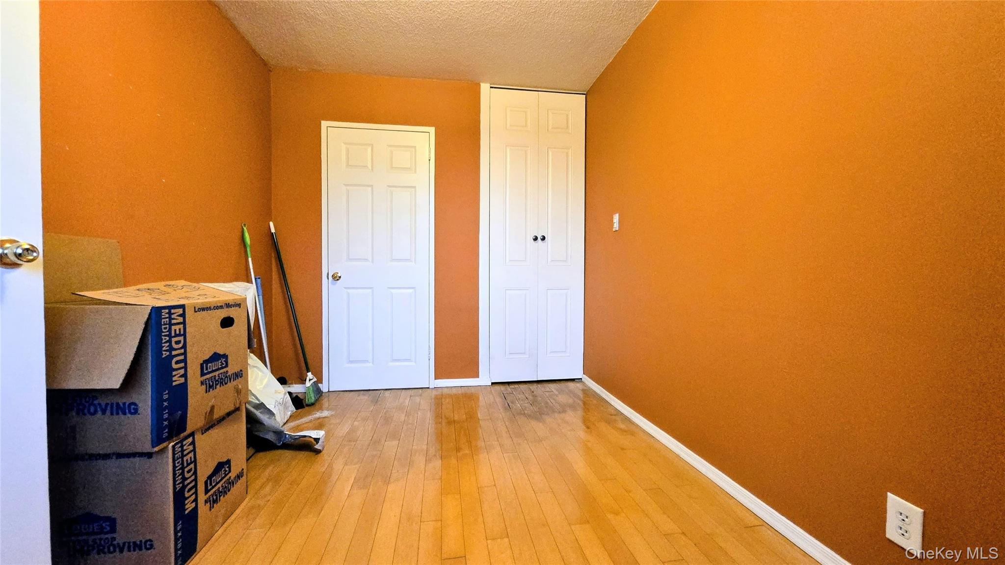 #12 photo, 118-18 Union Tpke, Kew Gardens , NY 11415