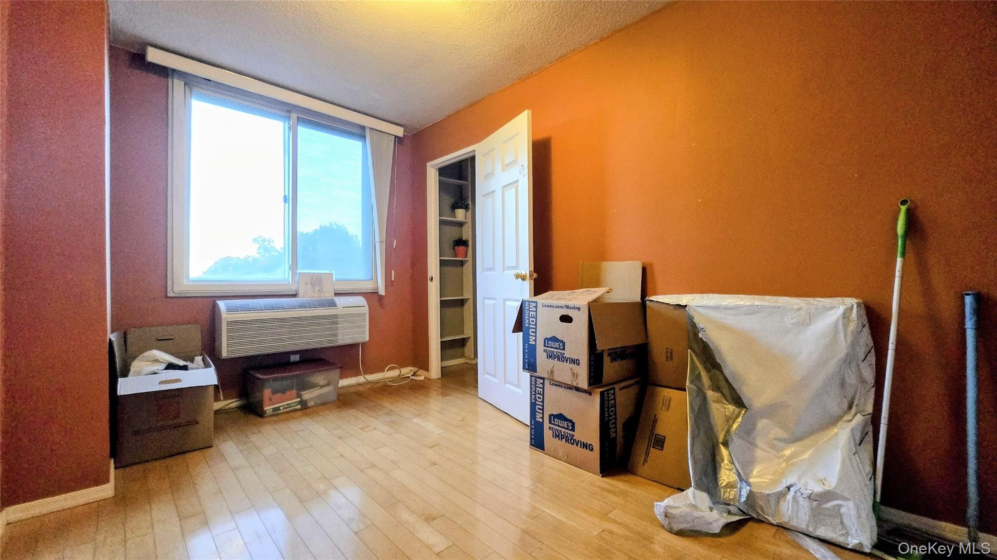 #14 photo, 118-18 Union Tpke, Kew Gardens , NY 11415