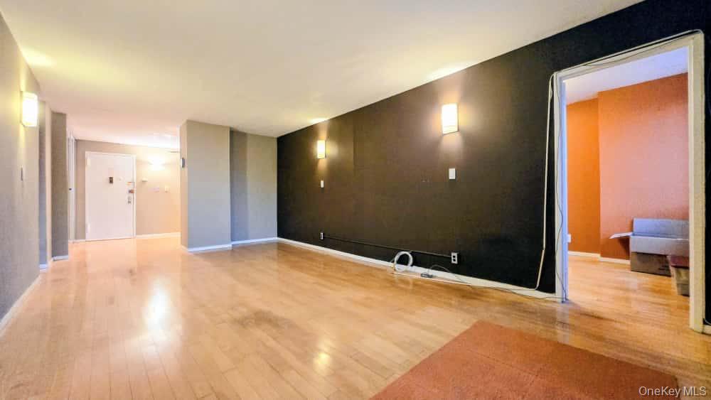 #15 photo, 118-18 Union Tpke, Kew Gardens , NY 11415