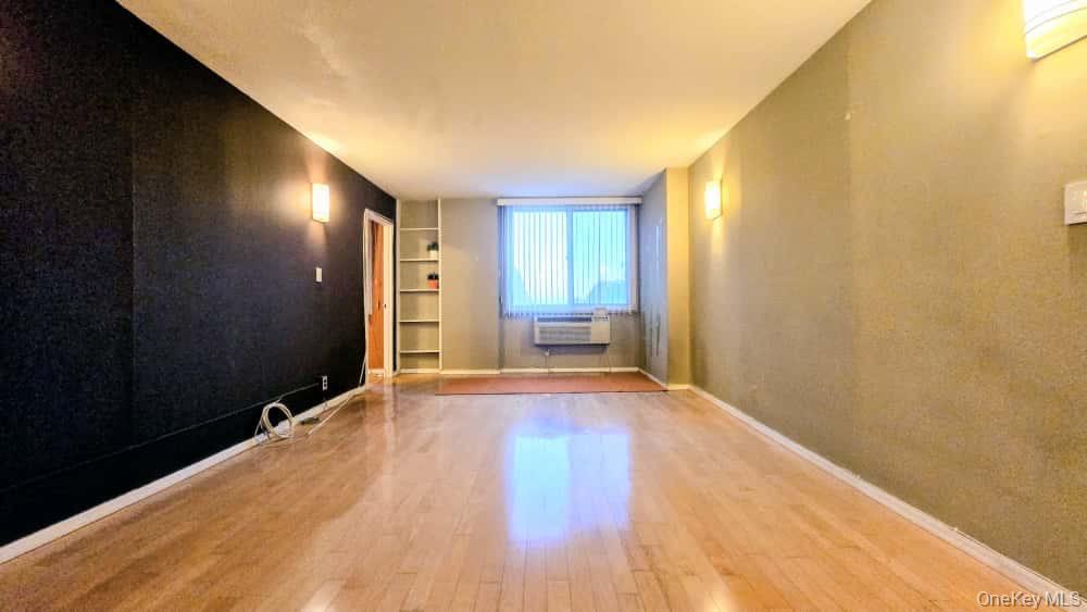 #16 photo, 118-18 Union Tpke, Kew Gardens , NY 11415