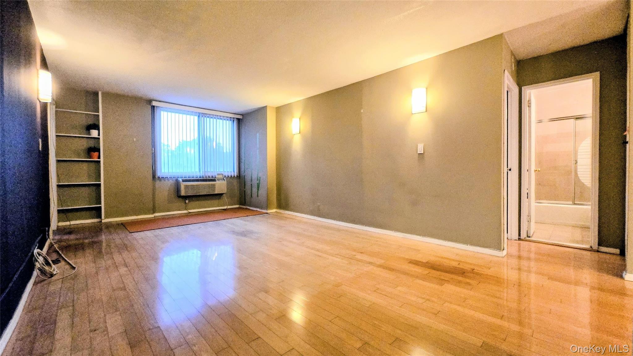 #18 photo, 118-18 Union Tpke, Kew Gardens , NY 11415