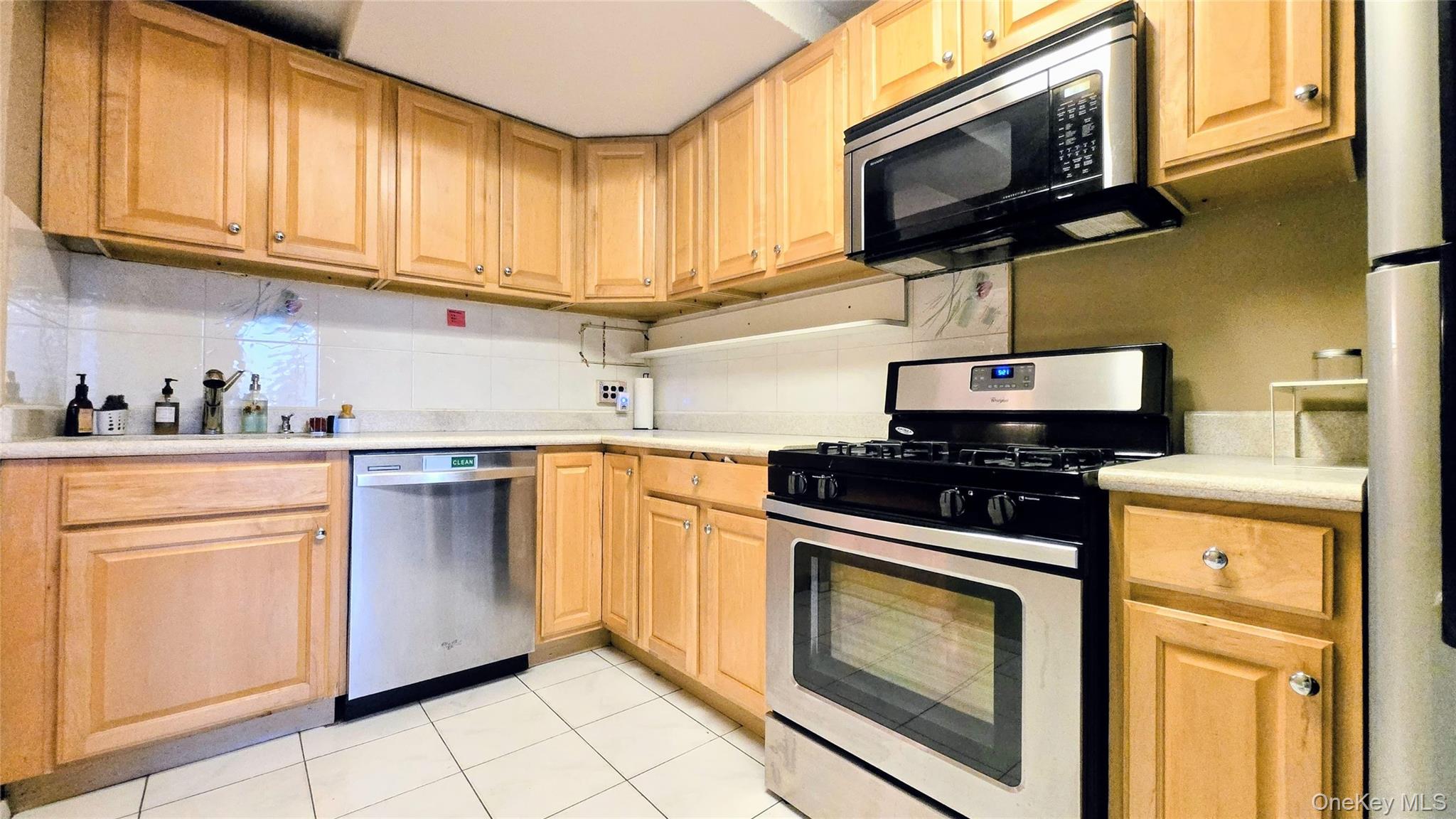 #4 photo, 118-18 Union Tpke, Kew Gardens , NY 11415