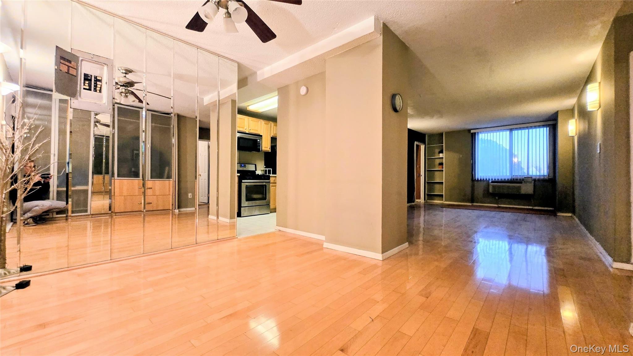 #8 photo, 118-18 Union Tpke, Kew Gardens , NY 11415