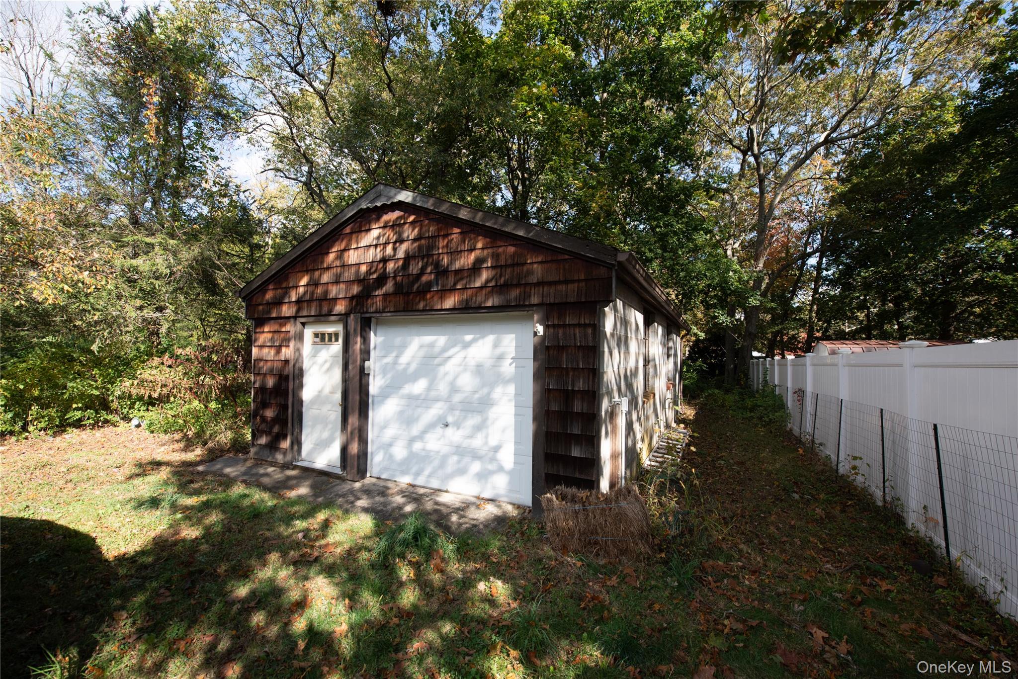 #15 photo, 137 Wood Road, サフォーク郡 Centereach , NY 11720