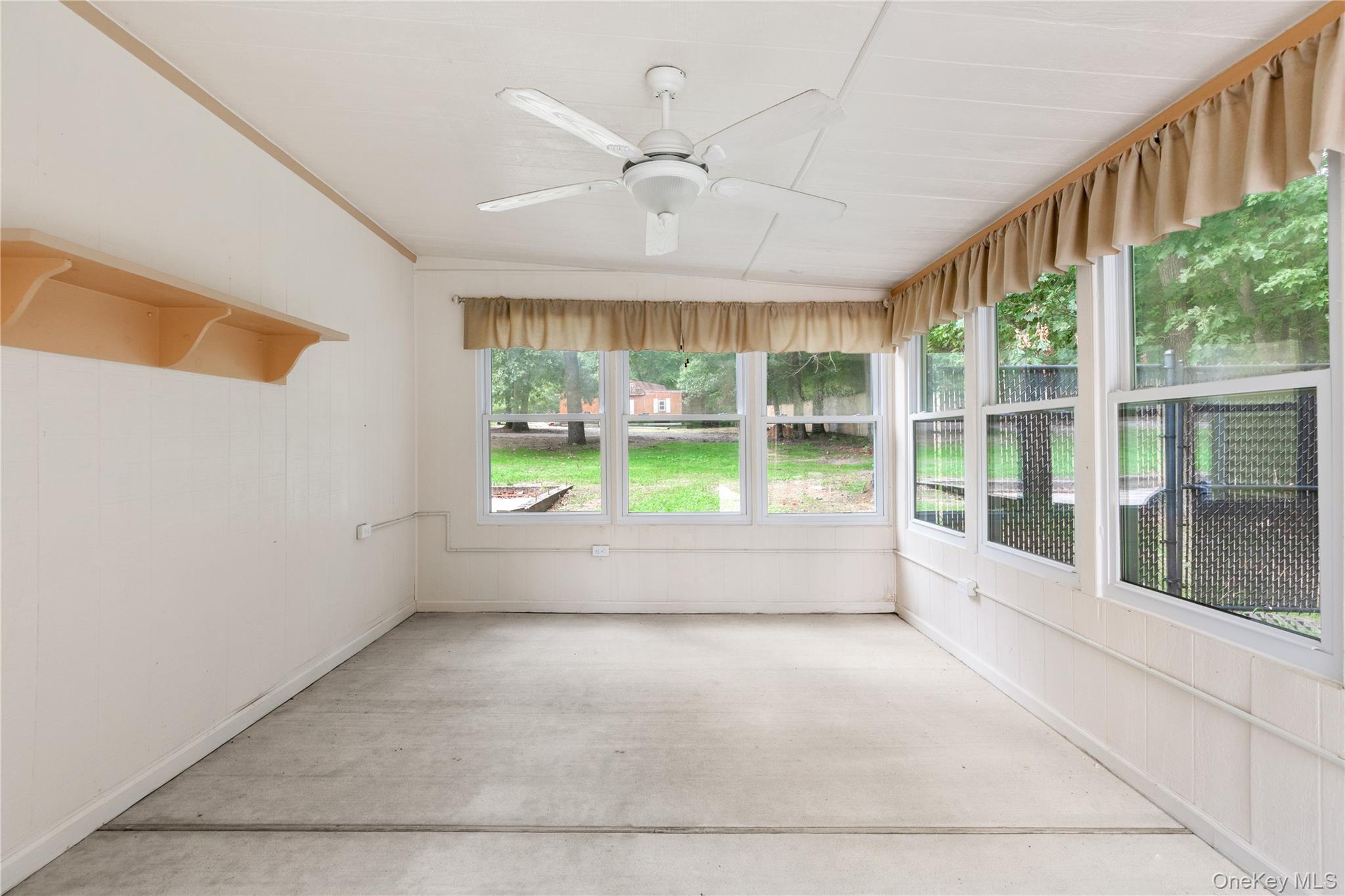 #20 photo, 110 E Bartlett Road, サフォーク郡 Middle Island , NY 11953