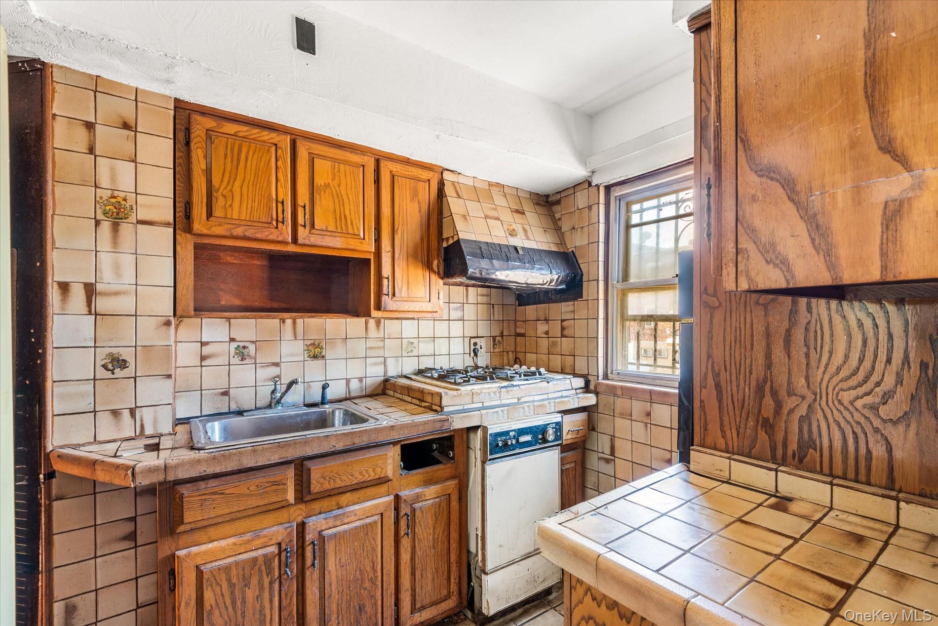 #4 photo, 21610 115th Court, Cambria Heights , NY 11411