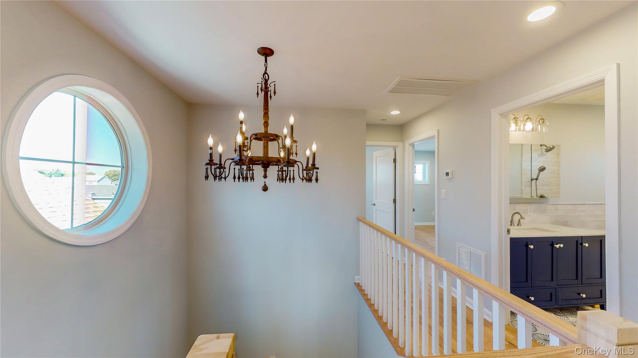 #12 photo, 54 North Boulevard, ナッソー郡 East Rockaway , NY 11518