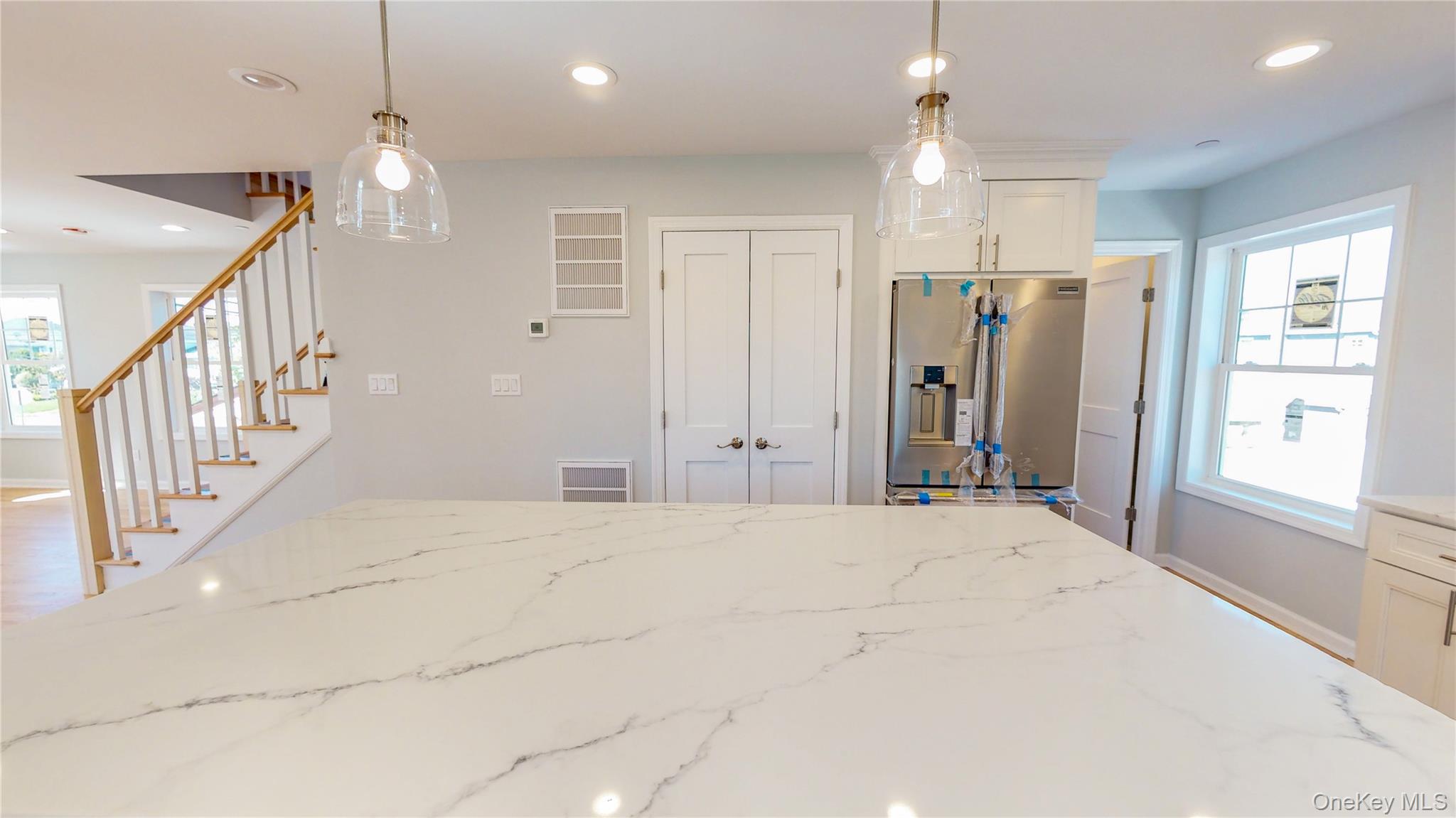 #2 photo, 54 North Boulevard, ナッソー郡 East Rockaway , NY 11518