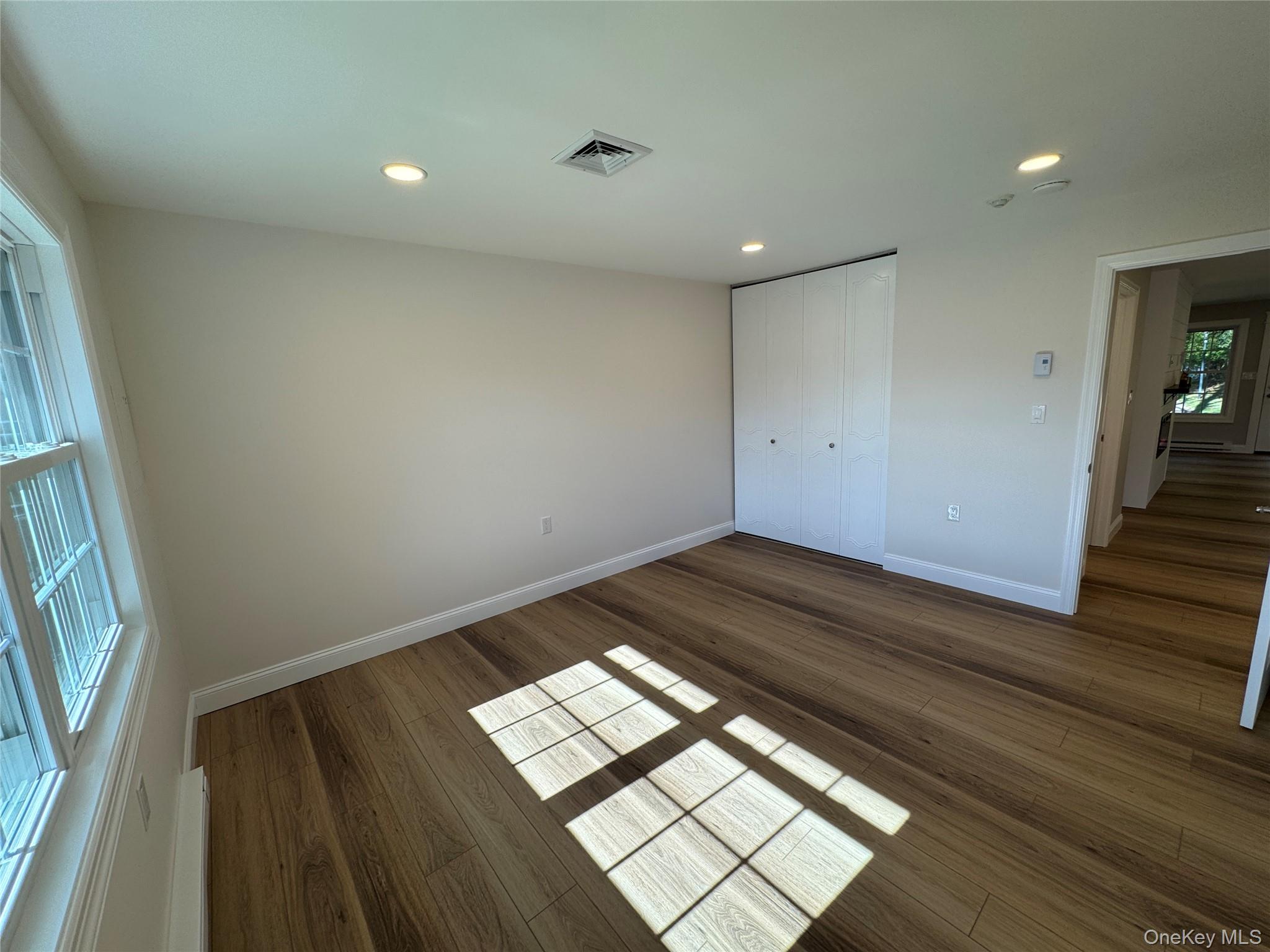 #10 photo, 280 Berwick Court, Ridge , NY 11961