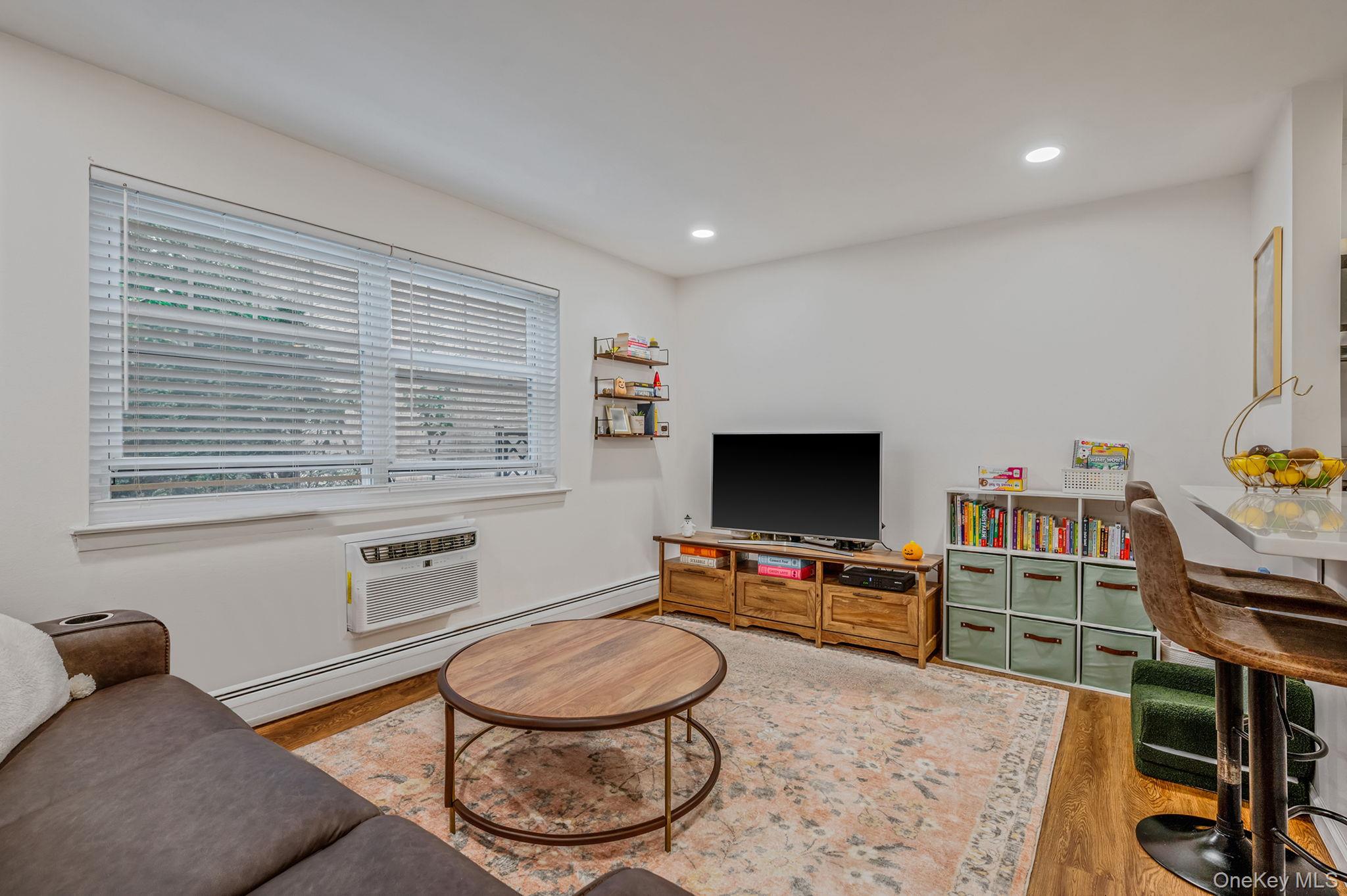 #11 photo, 21 Glen Hollow Drive, Holtsville , NY 11742