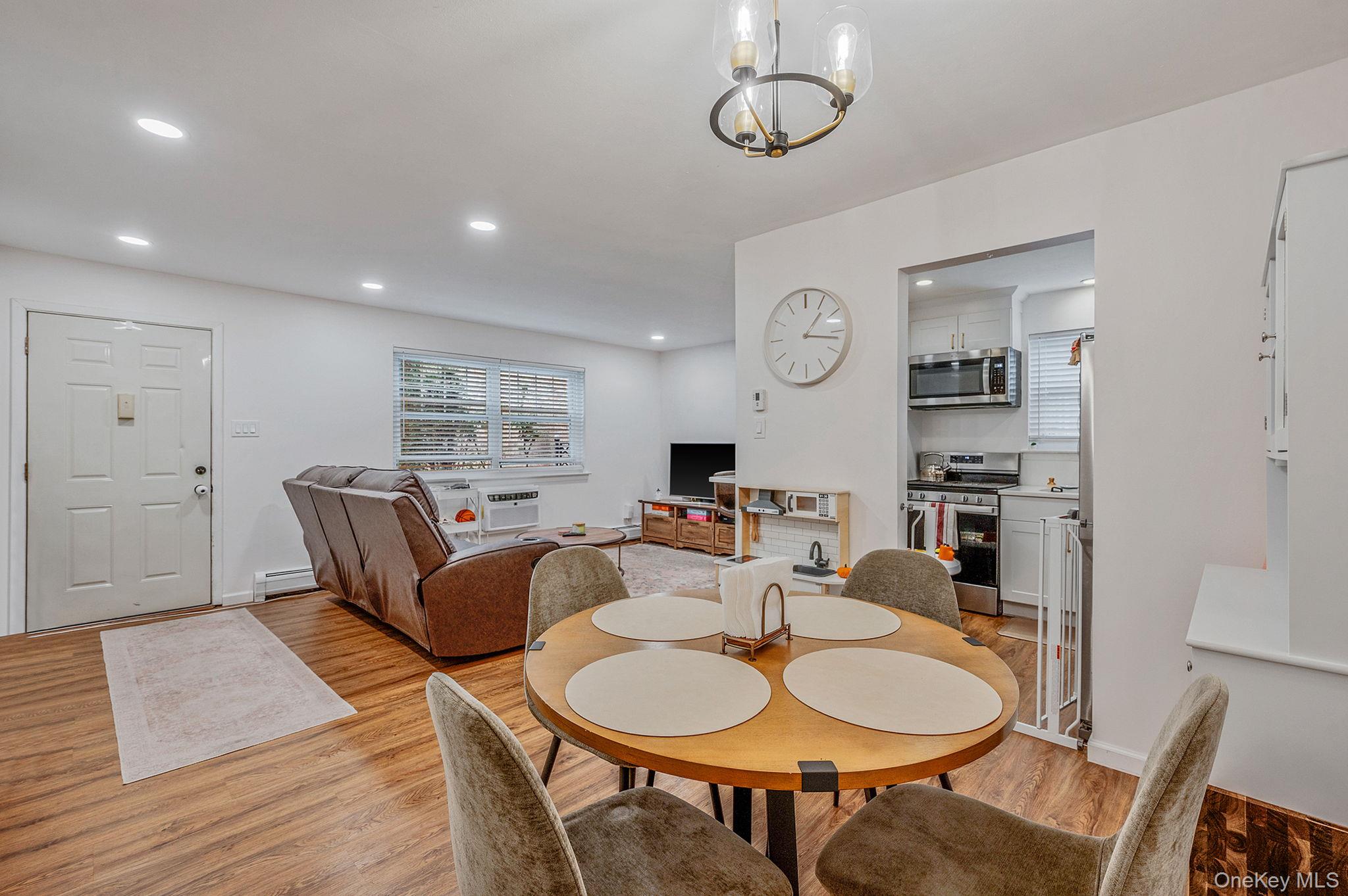 #14 photo, 21 Glen Hollow Drive, Holtsville , NY 11742