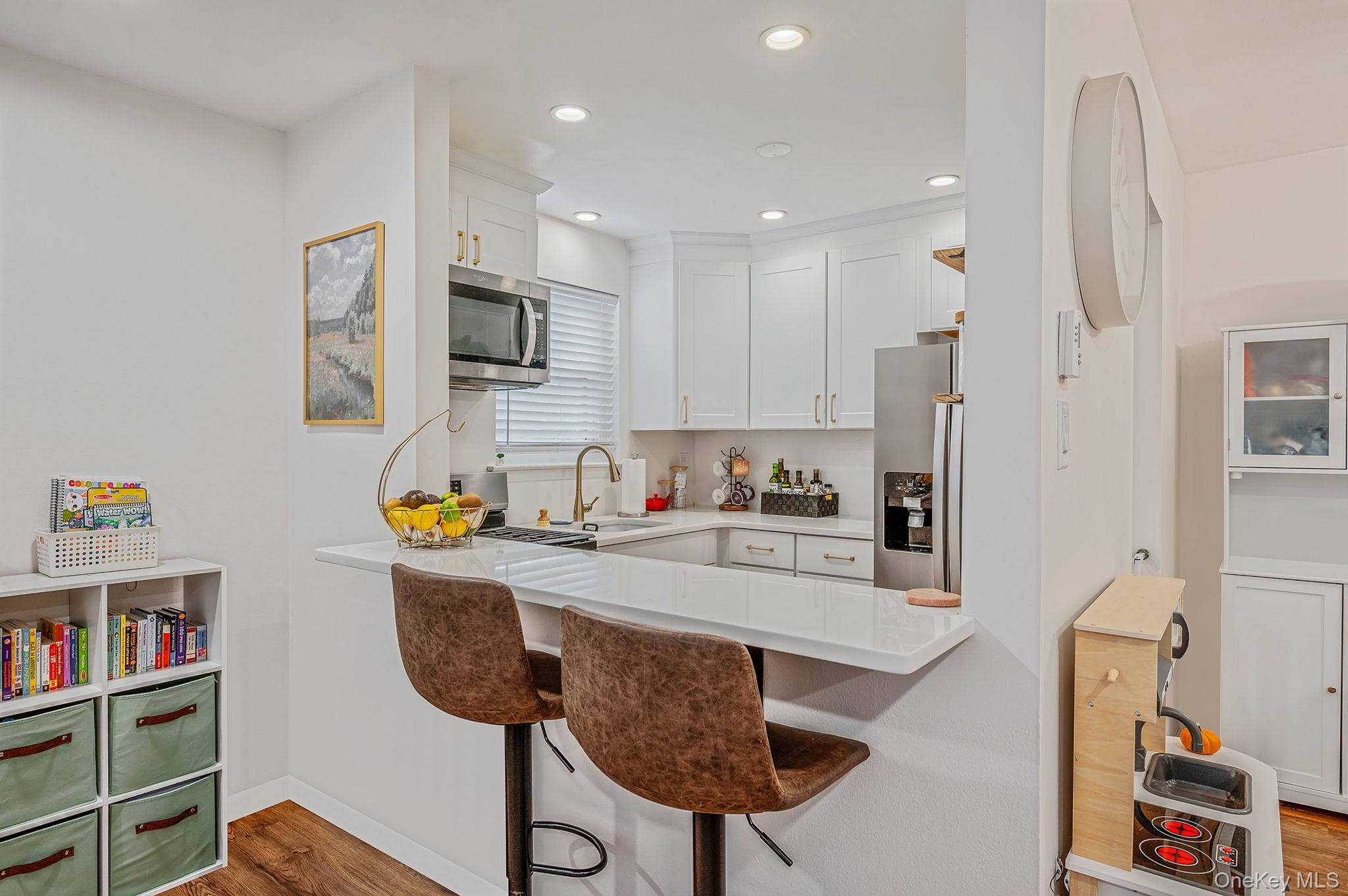 #15 photo, 21 Glen Hollow Drive, Holtsville , NY 11742