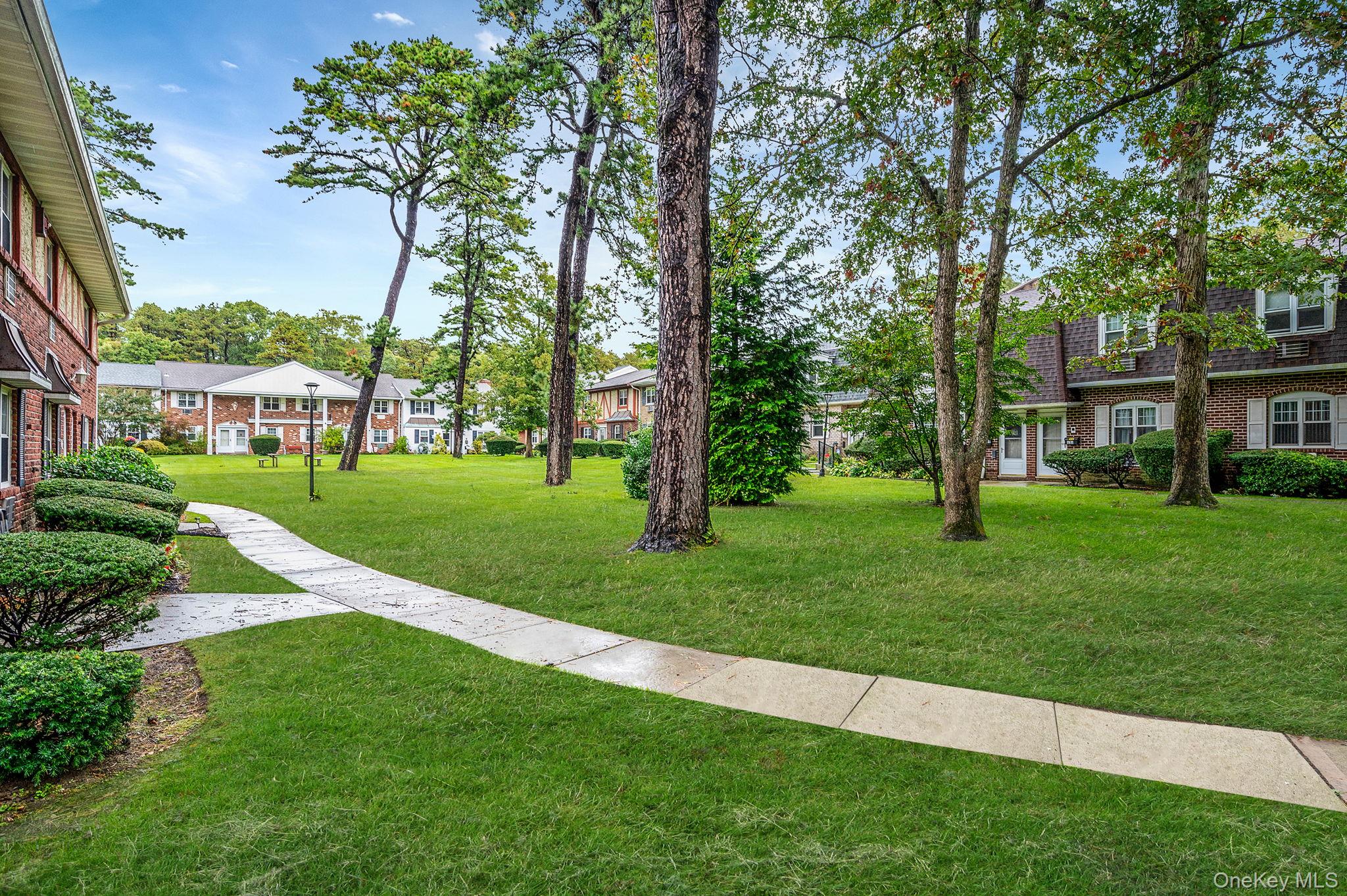 #6 photo, 21 Glen Hollow Drive, Holtsville , NY 11742