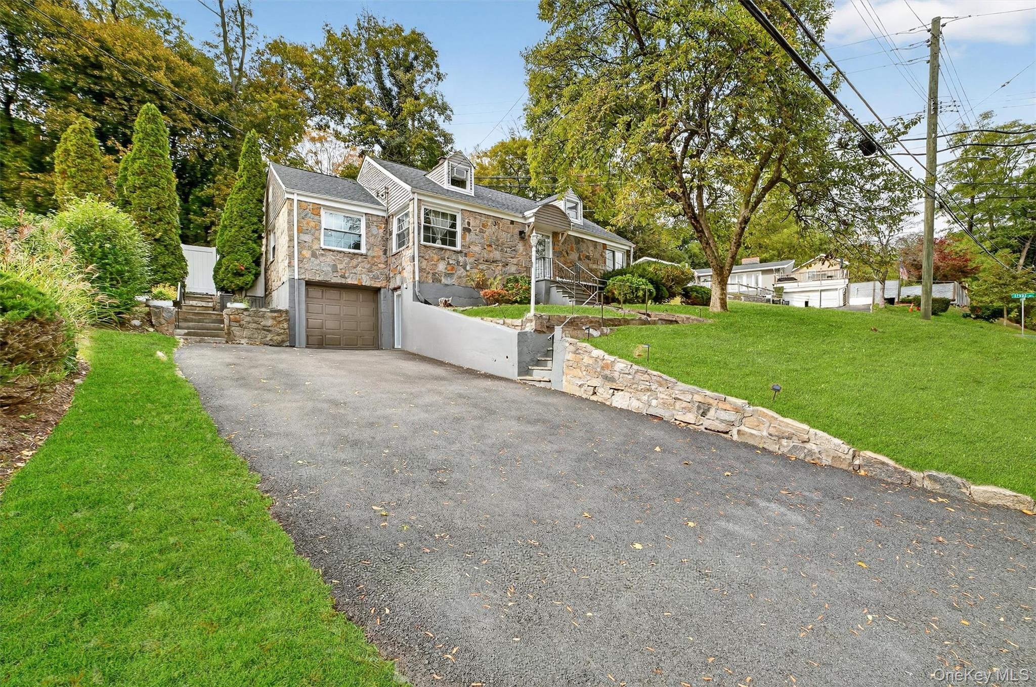 #4 photo, 721 Old Kensico Road, White Plains , NY 10603