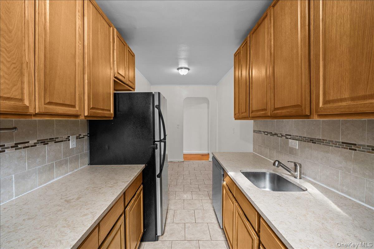 #6 photo, 3015 Riverdale Avenue, Bronx , NY 10463