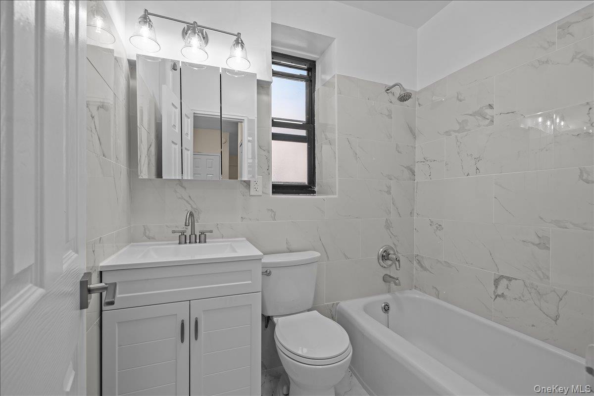 #11 photo, 3635 Johnson Avenue, Bronx , NY 10463