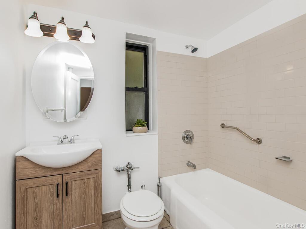 #10 photo, 3015 Riverdale Ave, Bronx , NY 10463