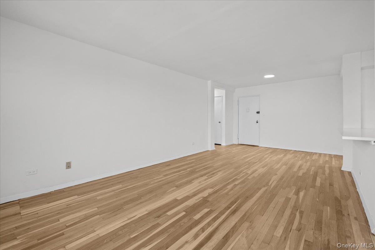 #10 photo, 5425 Valles Avenue, Bronx , NY 10471