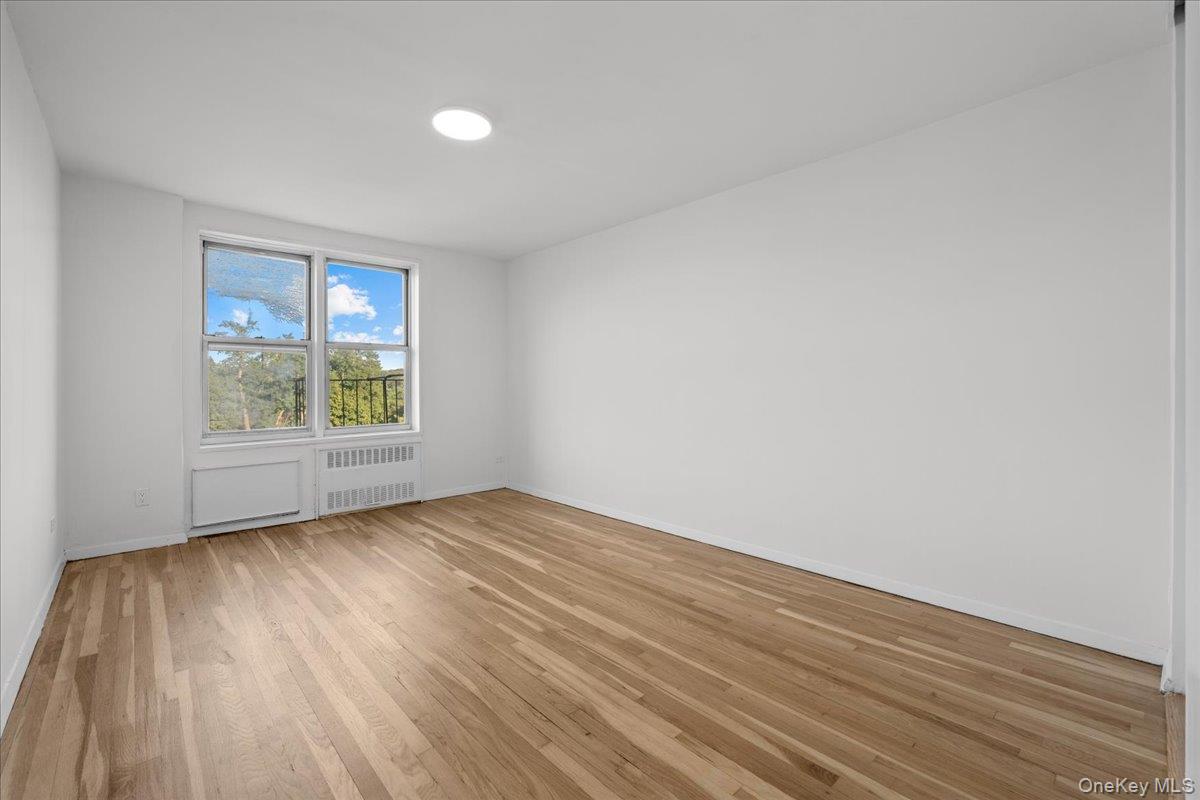 #12 photo, 5425 Valles Avenue, Bronx , NY 10471