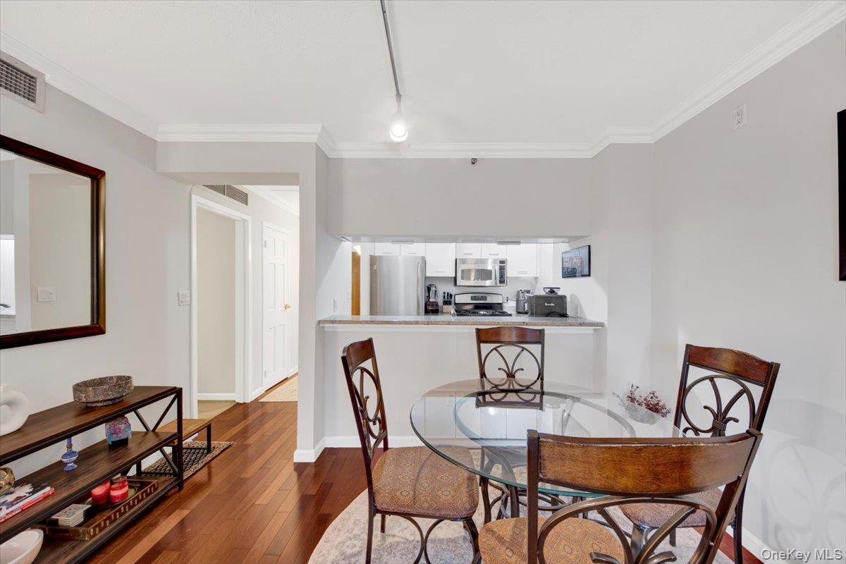 #14 photo, 4 Martine Avenue, White Plains , NY 10606