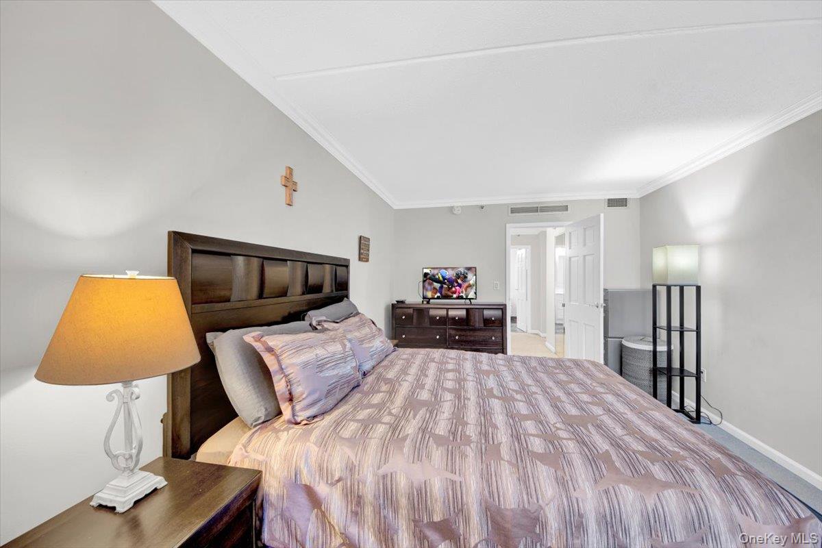 #7 photo, 4 Martine Avenue, White Plains , NY 10606