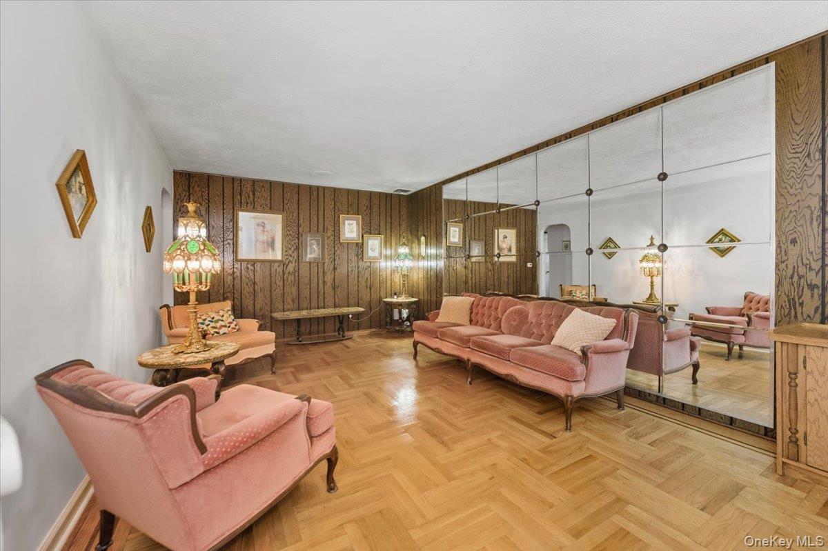 #3 photo, 2708 Seymour Avenue, ブロンクス区 Bronx , NY 10469