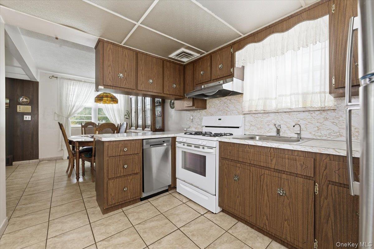 #8 photo, 2708 Seymour Avenue, ブロンクス区 Bronx , NY 10469