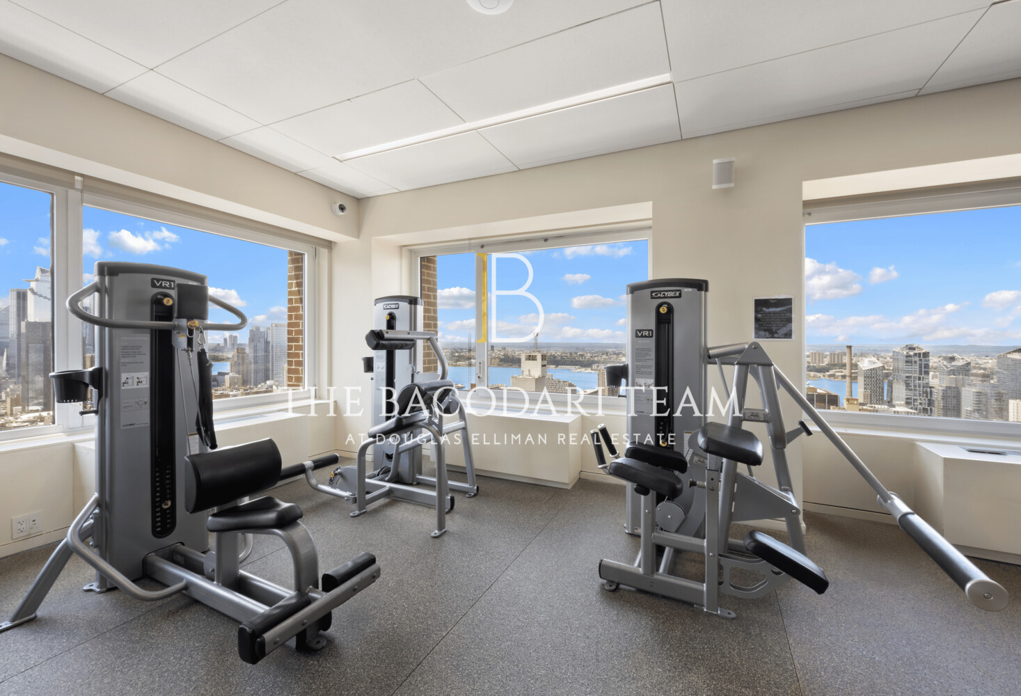 #18 photo, 322 W 57TH Street, マンハッタン Hells Kitchen , NY 10019