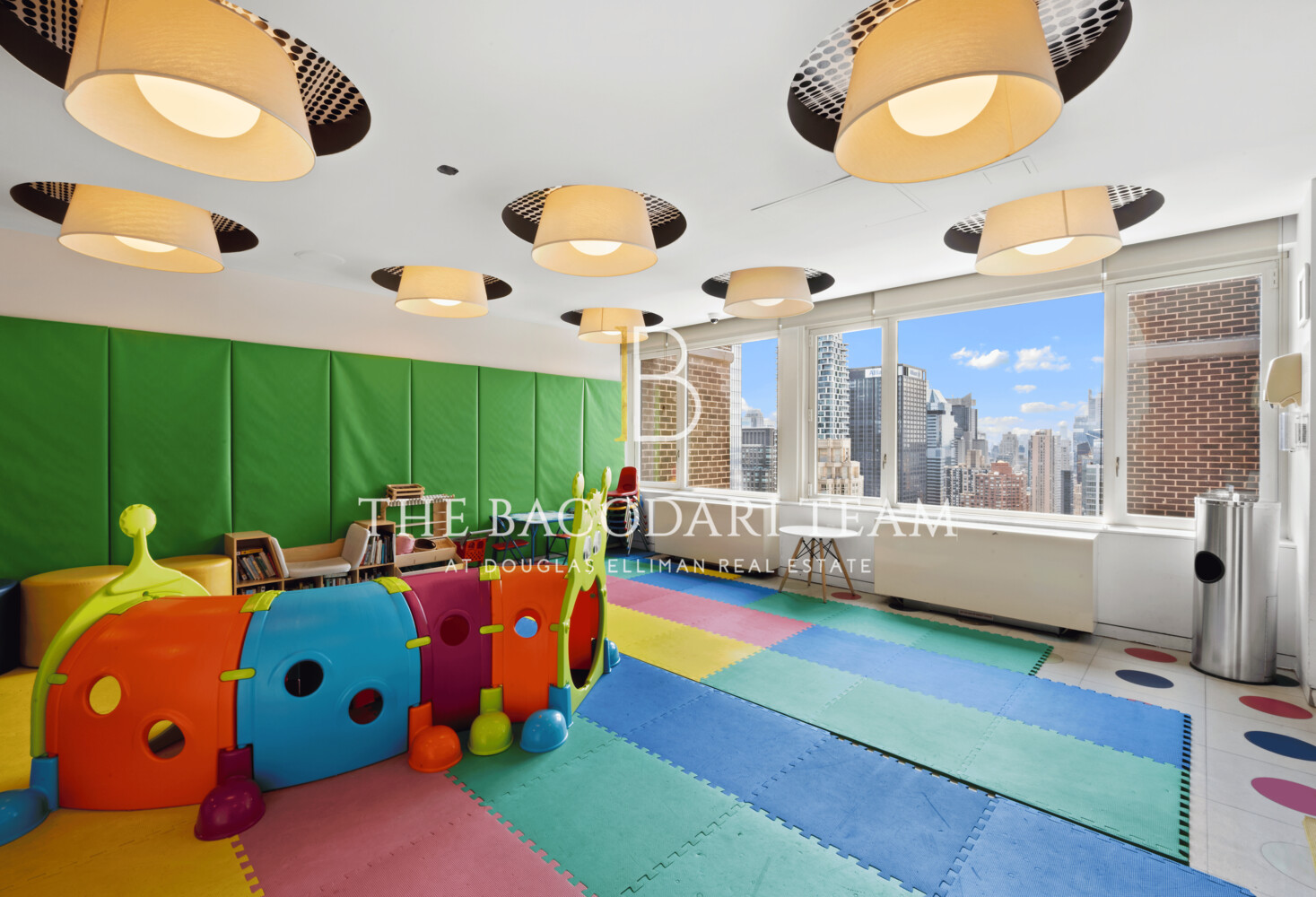 #21 photo, 322 W 57TH Street, マンハッタン Hells Kitchen , NY 10019