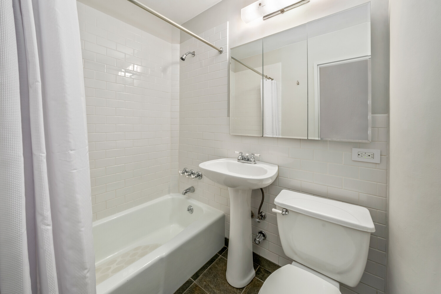 #6 photo, 43 E 10TH Street, Greenwich Village , NY 10003