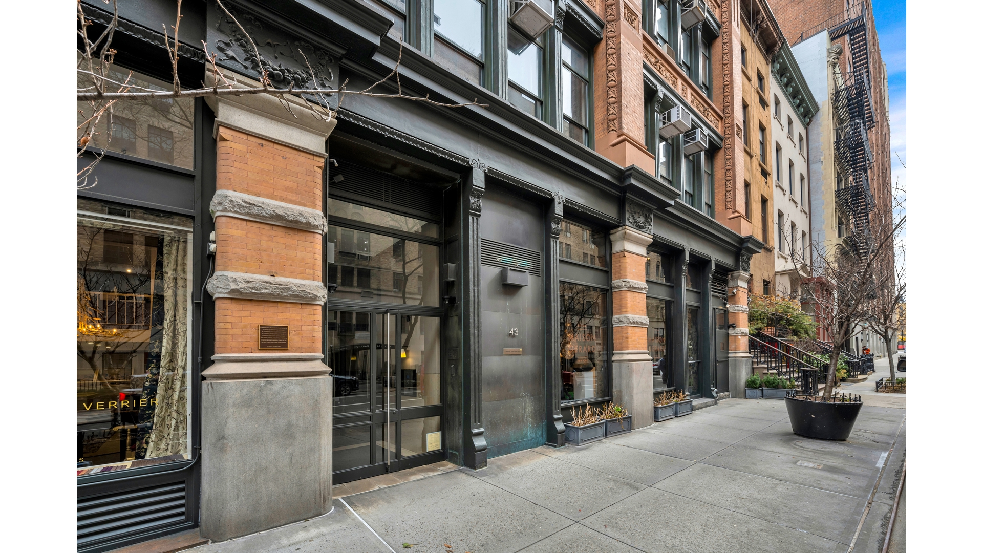 #7 photo, 43 E 10TH Street, Greenwich Village , NY 10003