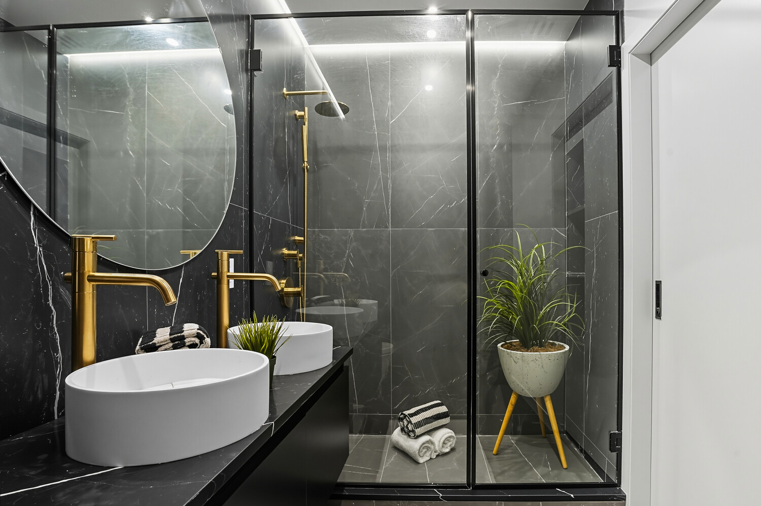 #20 photo, 19 N HENRY Street, Williamsburg,North , NY 11222