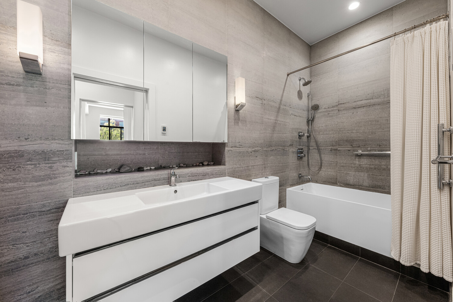 #7 photo, 111 BARROW Street, West Village , NY 10014