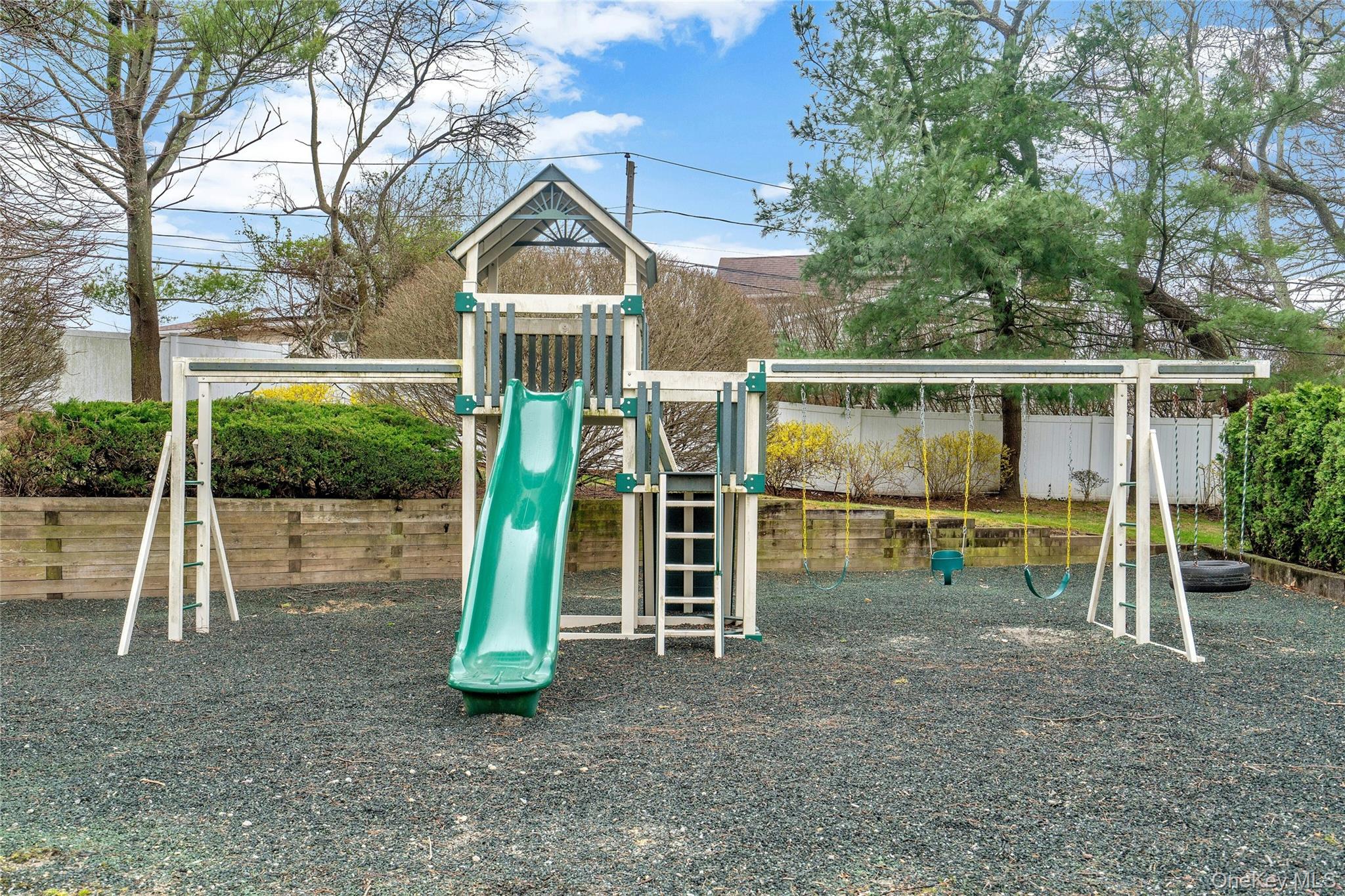 #20 photo, 93 Palo Alto Drive, Plainview , NY 11803