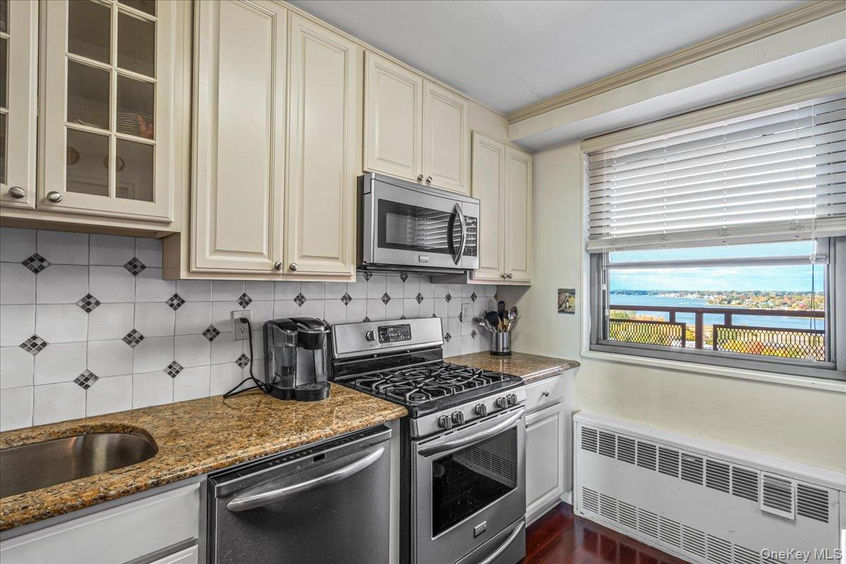 #4 photo, 220-55 46th Avenue, クイーンズ区 Bayside , NY 11361