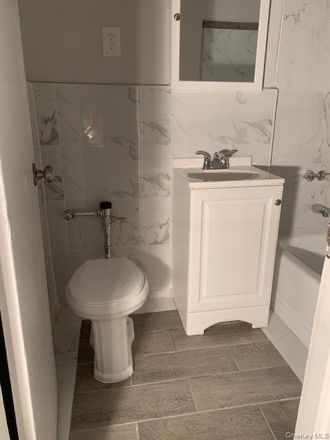 #11 photo, 92-29 Lamont Avenue, クイーンズ区 Elmhurst , NY 11373