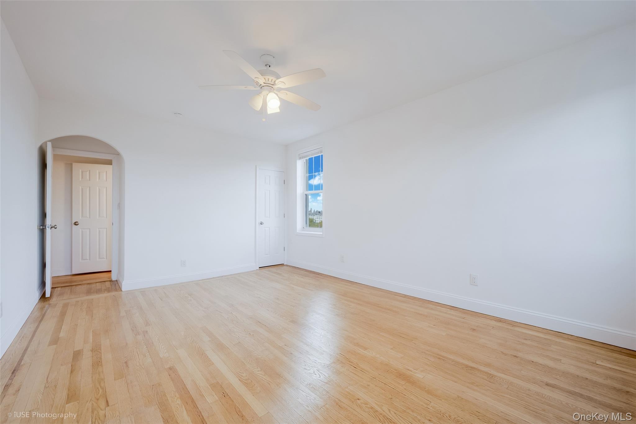 #12 photo, 41-15 44th Street, クイーンズ区 Sunnyside , NY 11104