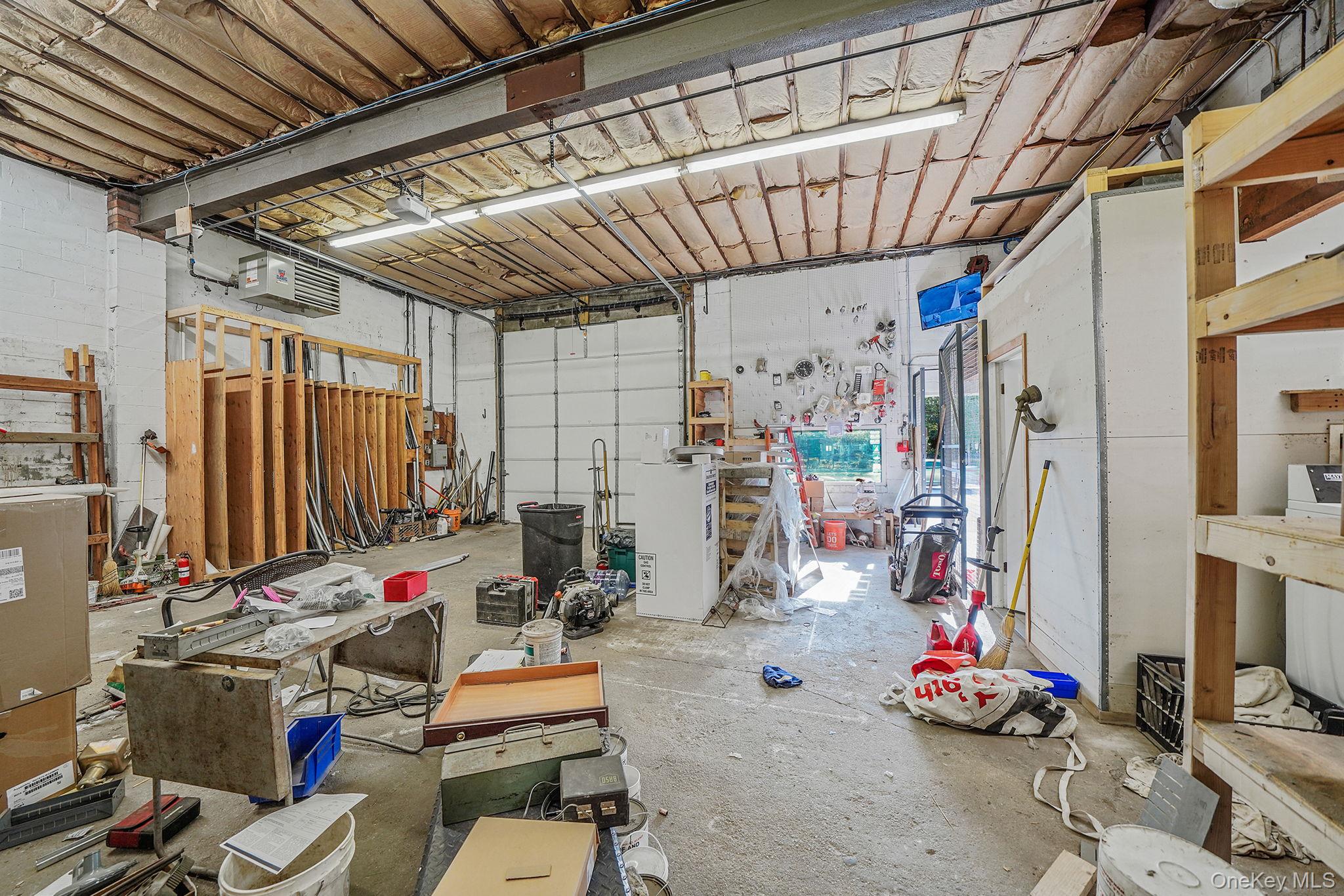 #13 photo, 93 N Clinton Avenue, サフォーク郡 Bay Shore , NY 11706