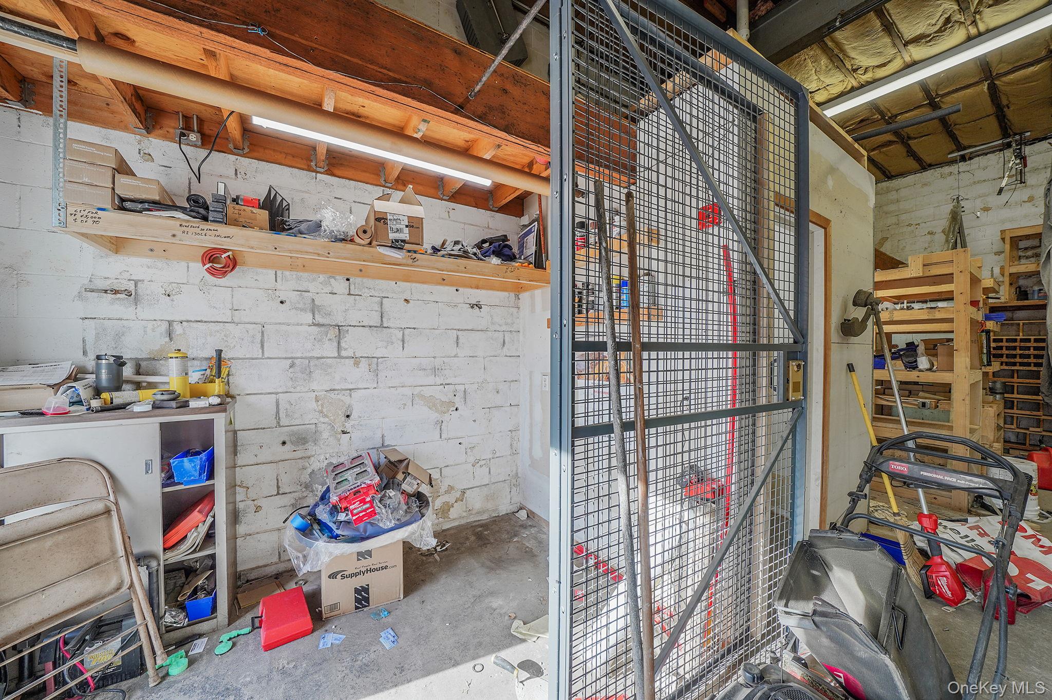 #14 photo, 93 N Clinton Avenue, サフォーク郡 Bay Shore , NY 11706