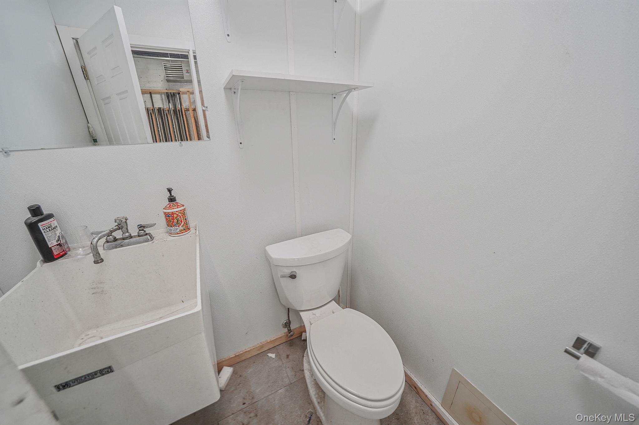 #16 photo, 93 N Clinton Avenue, サフォーク郡 Bay Shore , NY 11706