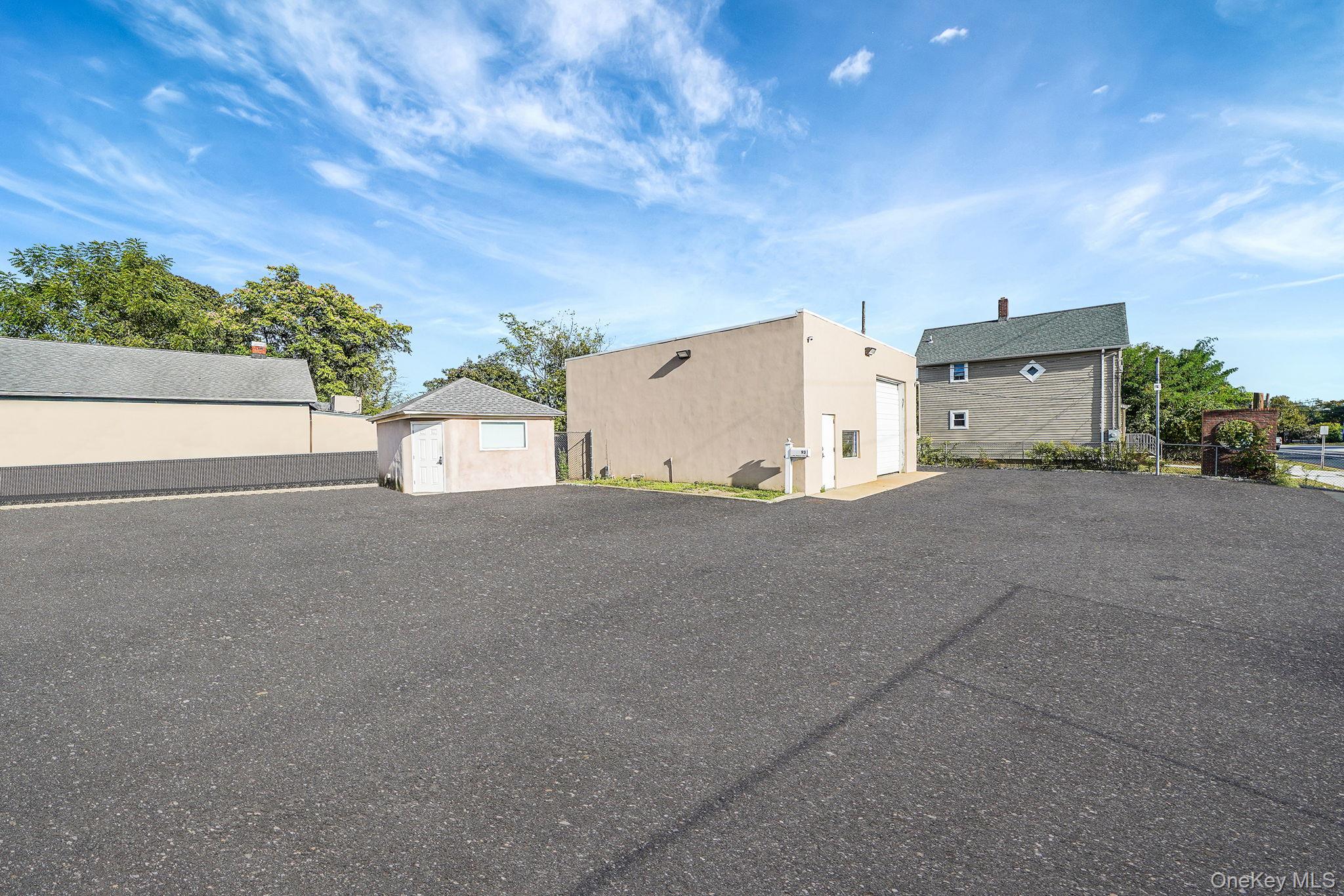 #4 photo, 93 N Clinton Avenue, サフォーク郡 Bay Shore , NY 11706