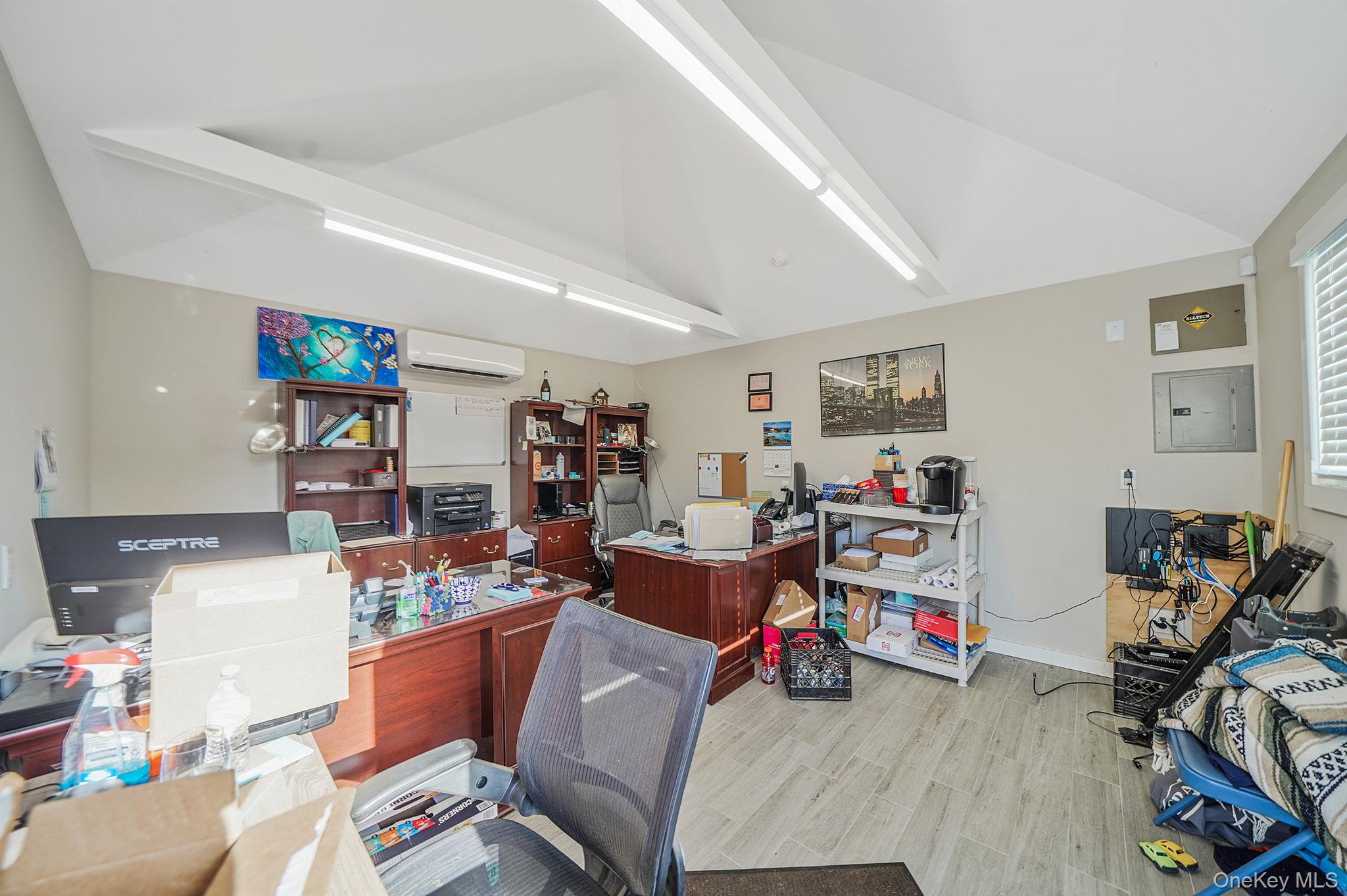 #7 photo, 93 N Clinton Avenue, サフォーク郡 Bay Shore , NY 11706